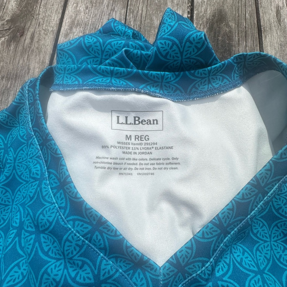 L.L. Bean Blue Geometric Print Performance V-Neck Dress w/ Pockets Size Medium - Picture 4 of 13